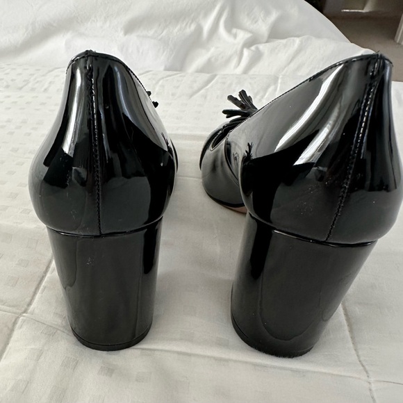 Ann Taylor Black Patent Leather Tassel Block Heel Pump 7 - Picture 5 of 5